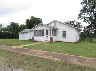 4044 Peachtree St, Hickory Grove, SC 29717