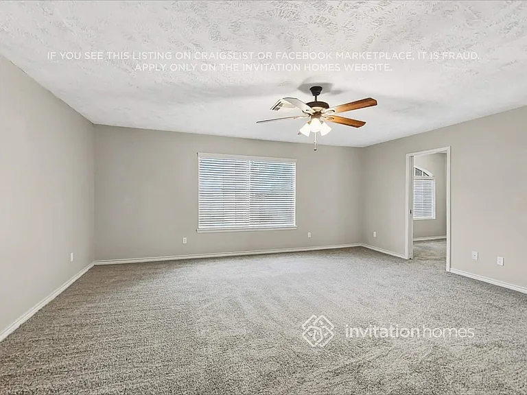 2721 Leroy St — Photo 11