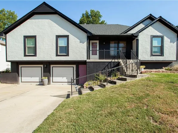 501 NW Chateau Dr, Blue Springs, MO 64014