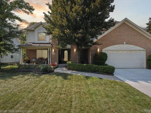 24447 Elmhurst Ave, Farmington Hills, MI 48336