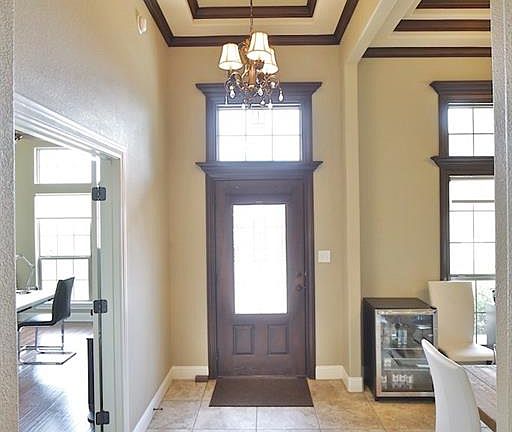 2nd image of 4609 Vista Del Sol
