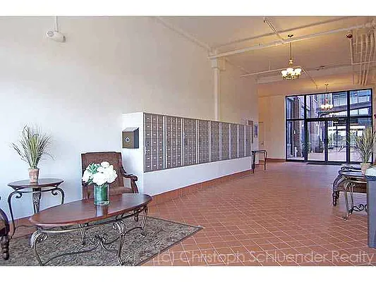 Sold by Christoph Schluender Realty | media 7