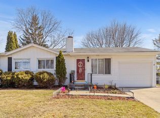 280 Winchester St, South Lyon, MI 48178