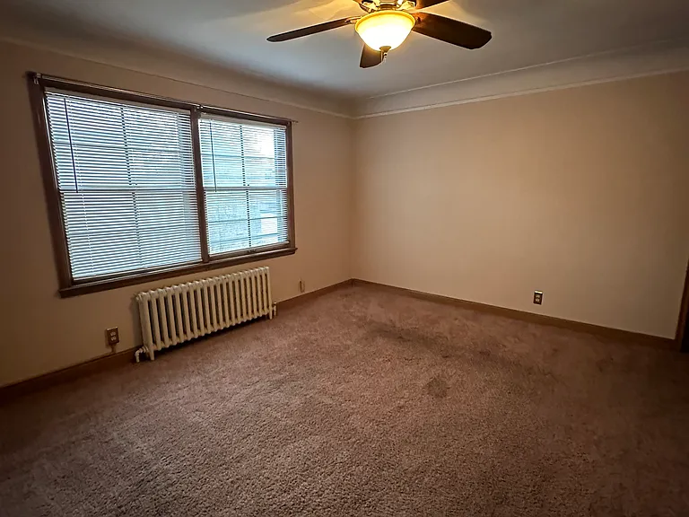 1986 Saint Clair Ave #6 — Photo 4
