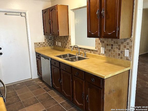 5th image of 4930 GREYHAWK