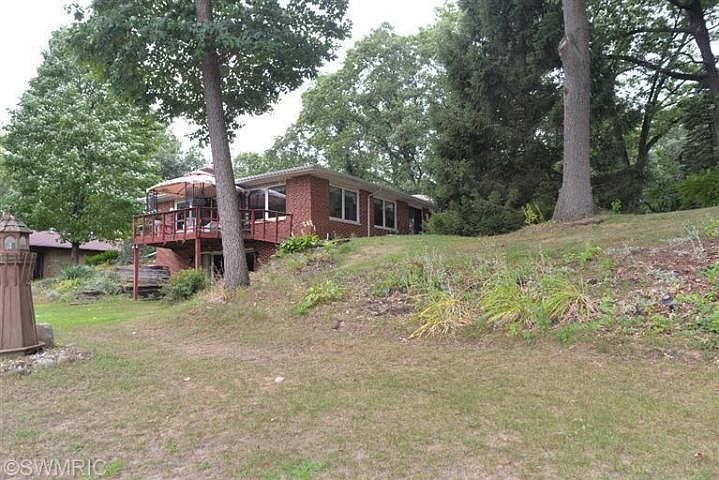 1st image of 7800 E Dr N