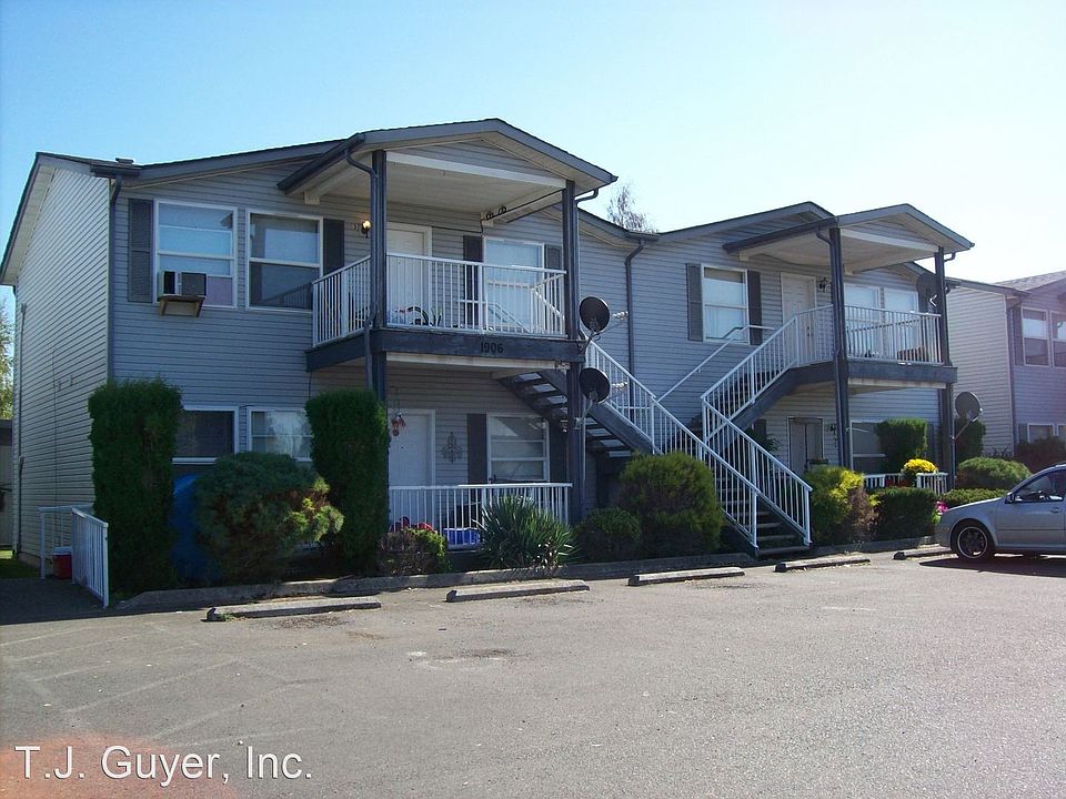 1st image of 1910 Ahlers Ave #4