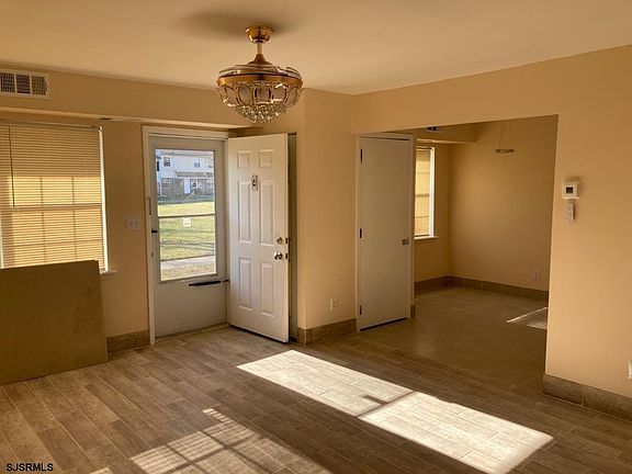 2nd image of 720 S New Rd APT 4Q