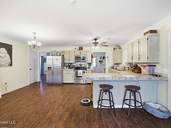 5th image of 6600 Martinique Dr