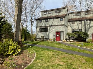 22 Harbour Vlg #A, Branford, CT 06405