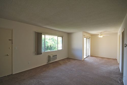 4th image of 1308 Huntington Dr APT 12