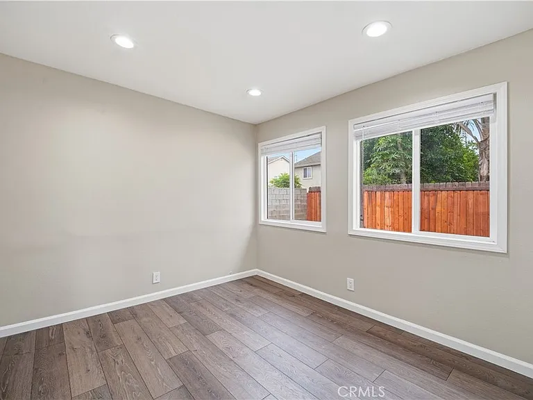 7620 Variel Ave — Photo 29