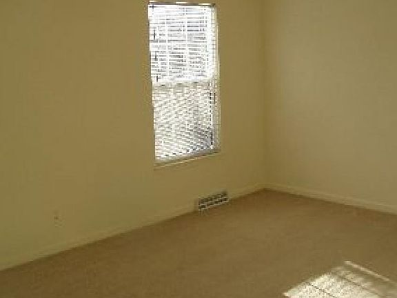 4th image of 69 Mulberry Cir