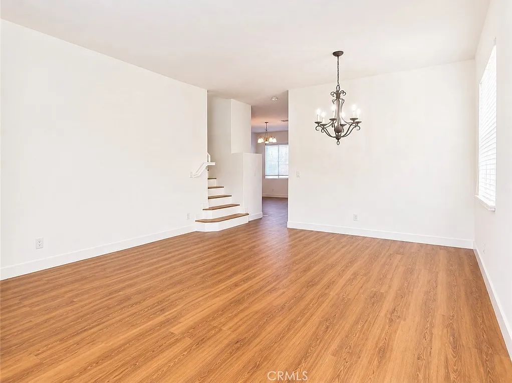 4 bed, 2428 sqft, $4,500 — Photo 3