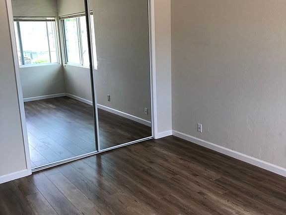 3rd image of 2368 Karen Dr APT 4