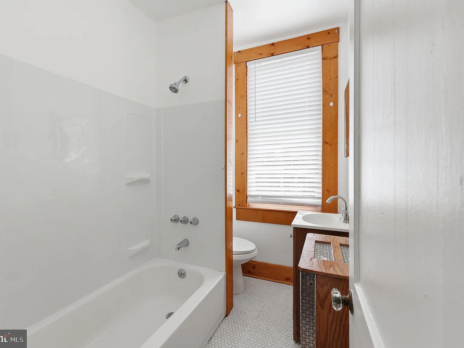 2 bed, 1204 sqft, $950 — Photo 4