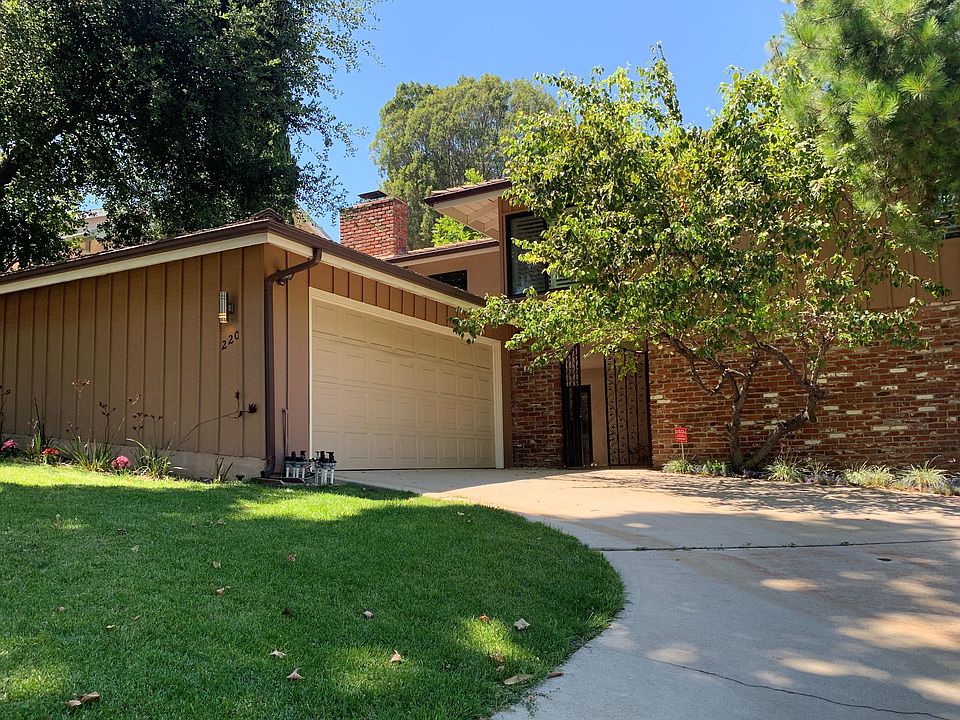 2nd image of 220 Camino Del Sol