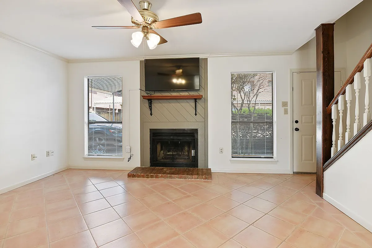Building Photo - 956 Ridgepoint Ct #15C