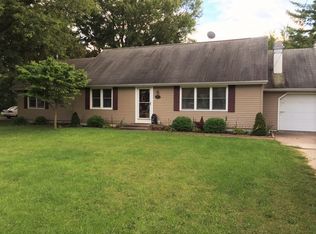 4050 Pinebrook Ln, Bettendorf, IA 52722