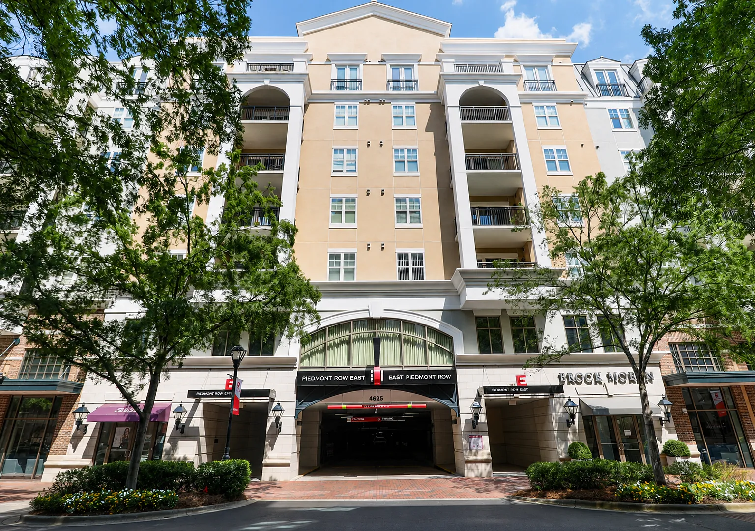Piedmont Row Condo! — Photo 1