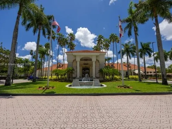 9725 NW 52nd St APT 415, Doral, FL 33178
