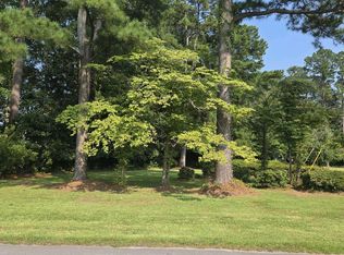 1204 Cherry Ln, New Bern, NC 28562