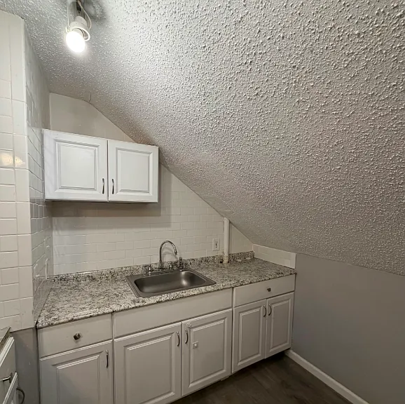 207 Rodman St #3 Fall River, MA Newly Renovated 2 3 Bedroom Apartment Flexible Layout — Photo 5