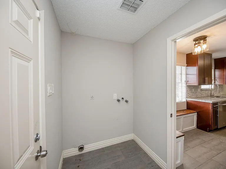 451 Gentilly Dr — Photo 18