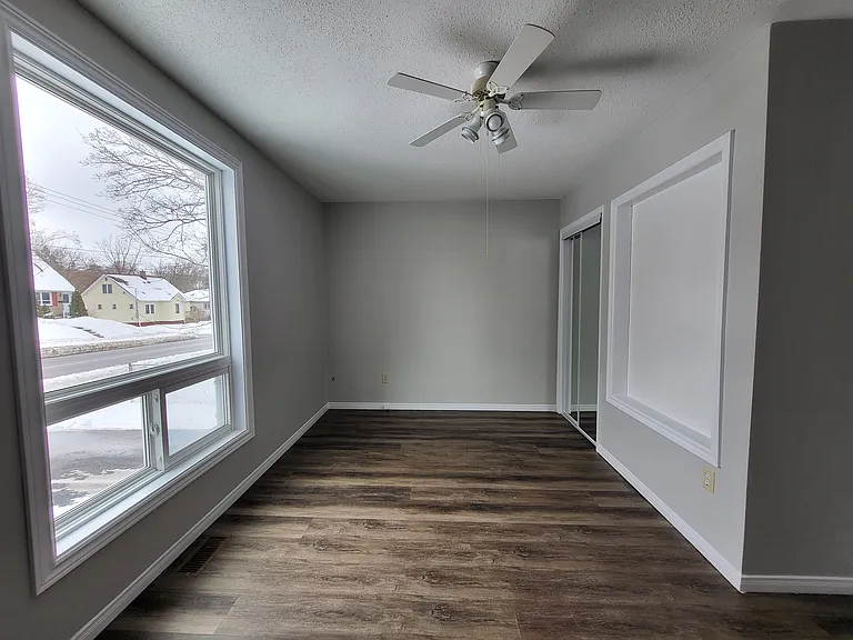 70 Penetang St #1 — Photo 32
