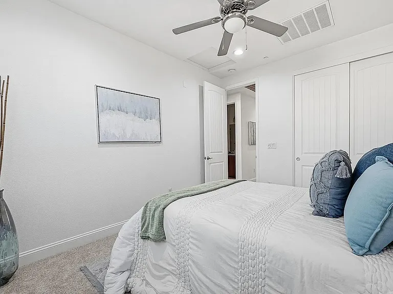 39861 Pelton Ter — Photo 23