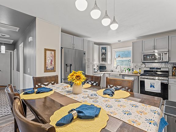 2nd image of 65 Miller Ave Floor 2