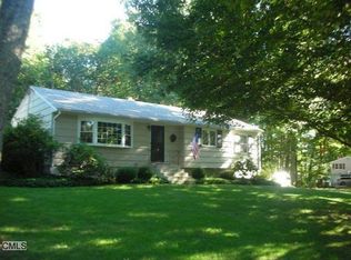 16 Heritage Rd, Monroe, CT 06468