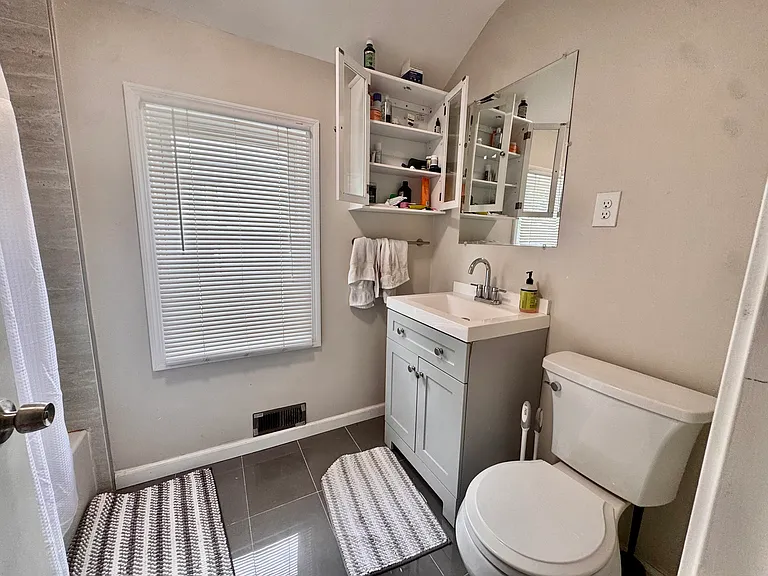 36 Simpson Ave #2 — Photo 11
