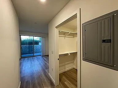 4th image of 4725 Radford Ave #105