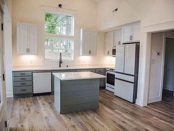 5th image of 1227 NW Parkstone Dr