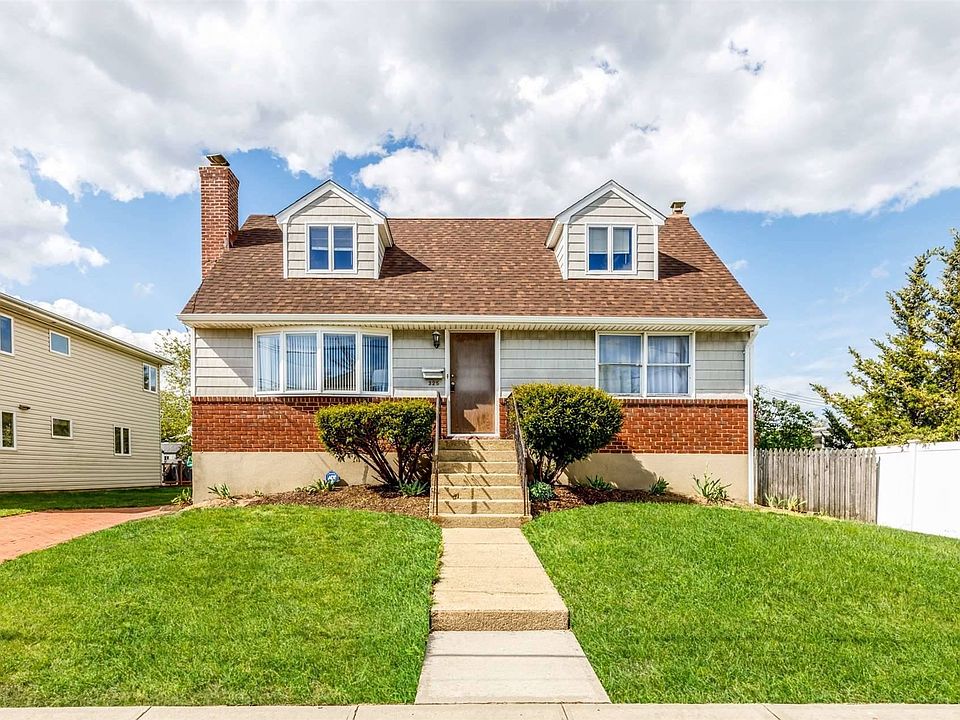 325 Bungalow Place, Oceanside, NY 11572 Zillow