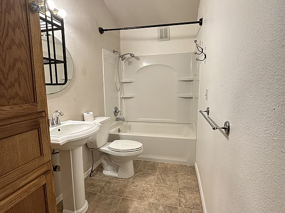 5th image of 467 Quinault Ave SE