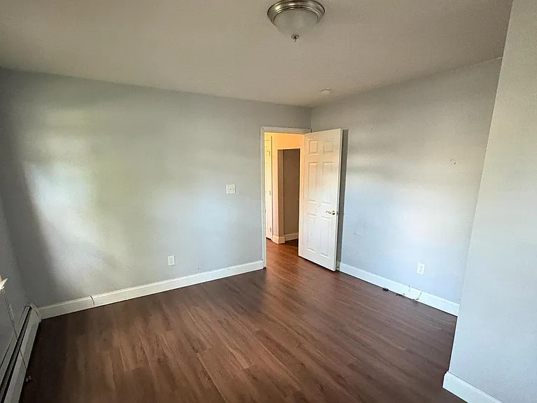 1300 Kings Hwy #1 — Photo 8