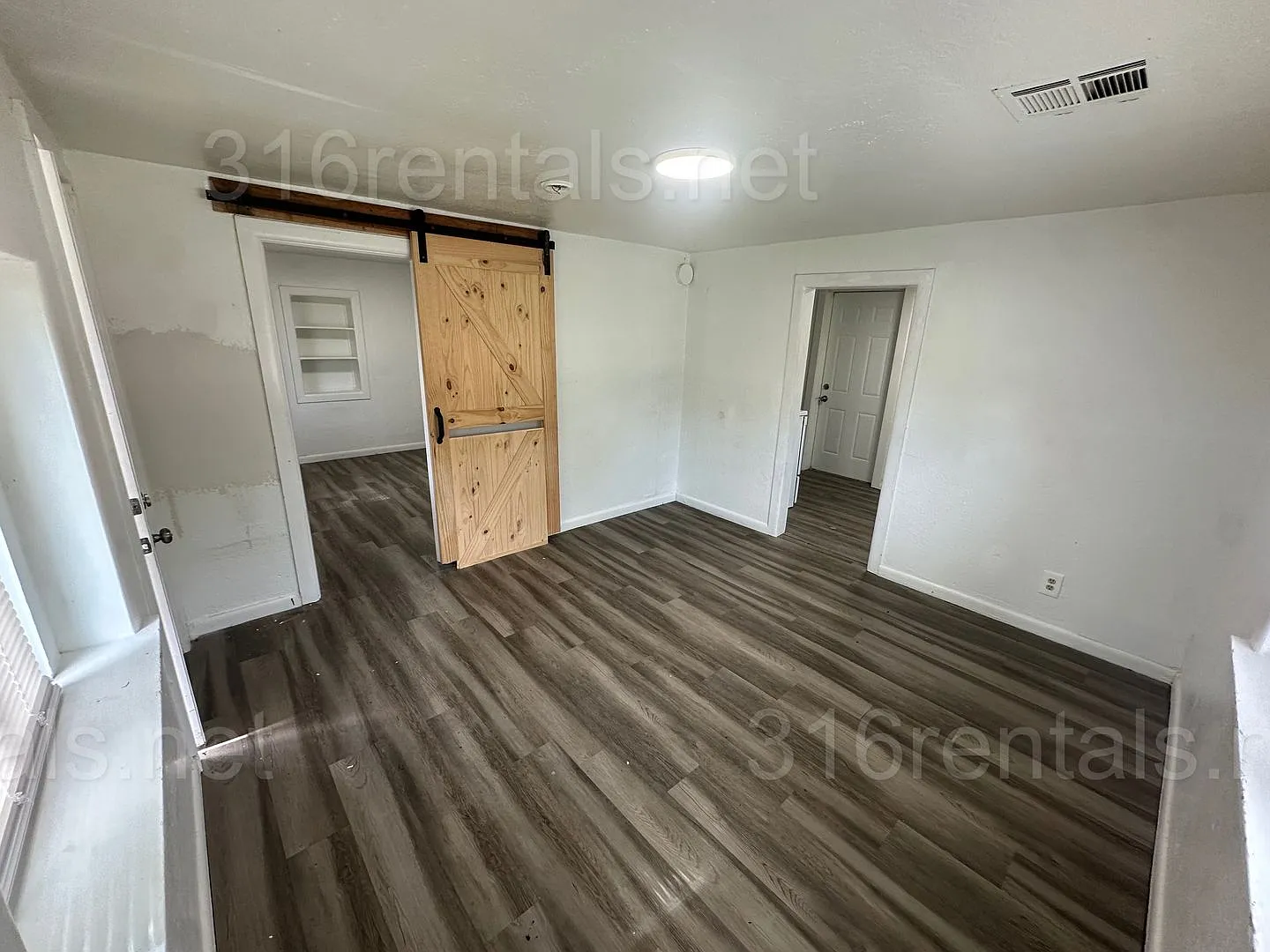 $849 - 2 bed 1 bath - Single Family Home — Photo 3
