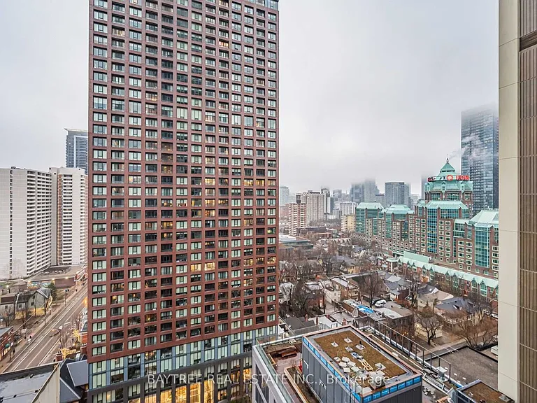 395 Bloor St E #1412 — Photo 17