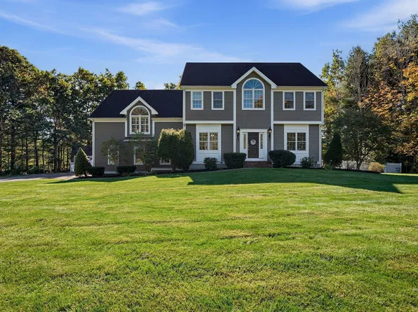 23 Brook St, Raynham, MA 02767