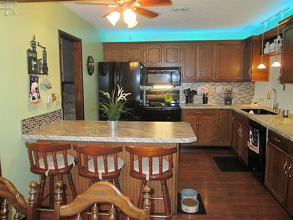 2nd image of 409 Birchwood Dr