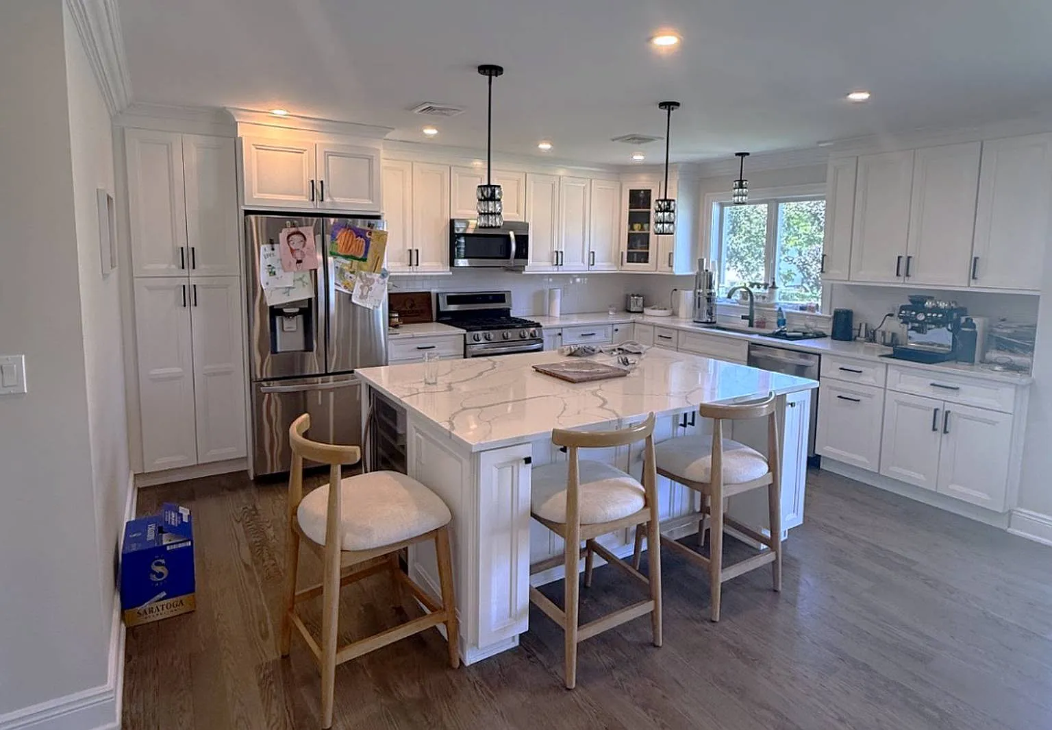 4 bed, 3.5 bath, 3040 sqft, $10,250 — Photo 2