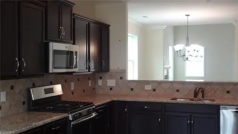 4 bed, 3.5 bath, 3174 sqft, $2,800 — Photo 4
