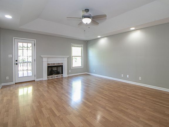 4th image of 2202 Kim Dr
