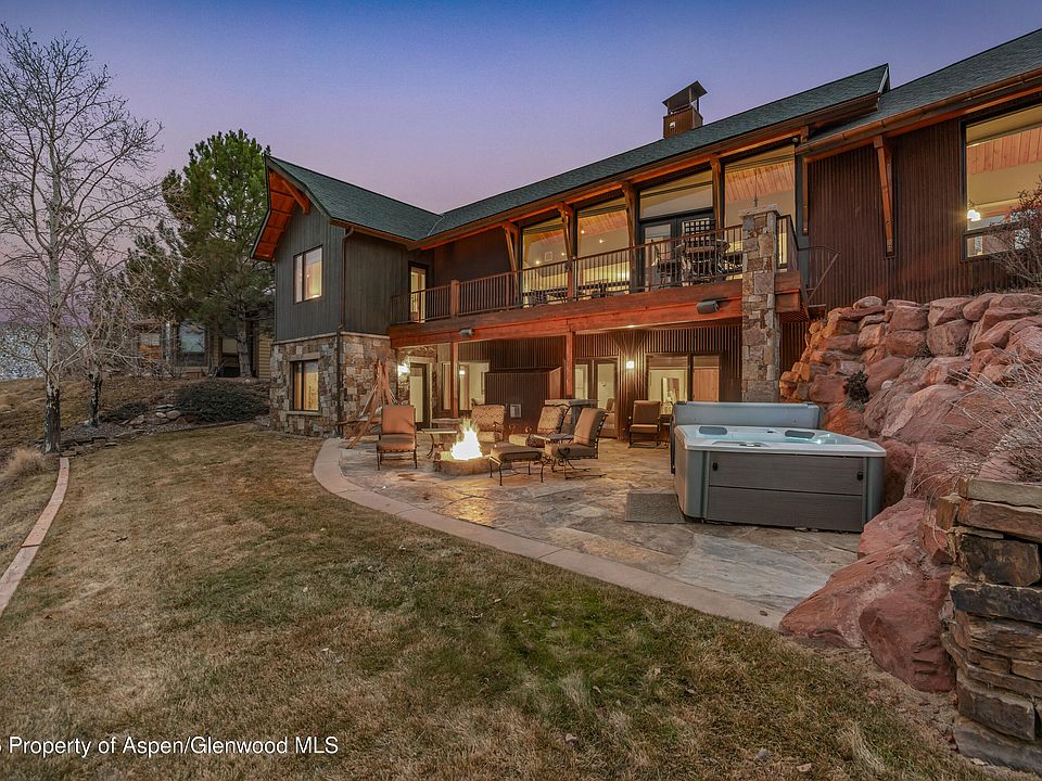 1st image of 28 Deer Valley Dr