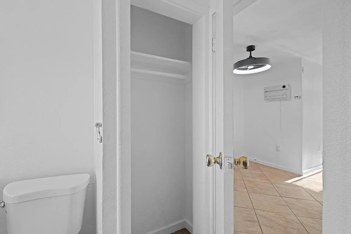 1323 Monterey Ave - 4 — Photo 3