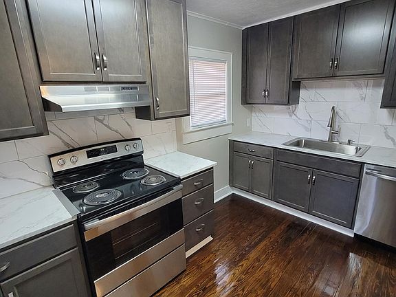2nd image of 1104 E 13th St APT B