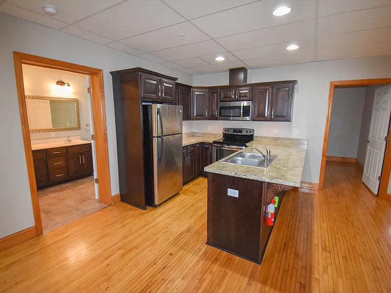110 E Bald Eagle St — Photo 31