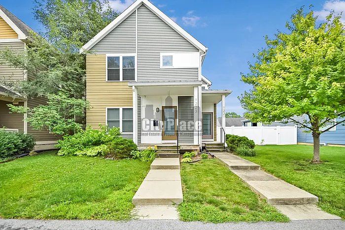 1223 E New York St — Photo 1